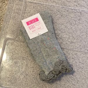 H/T Grey Lace Socks w/ Speckles